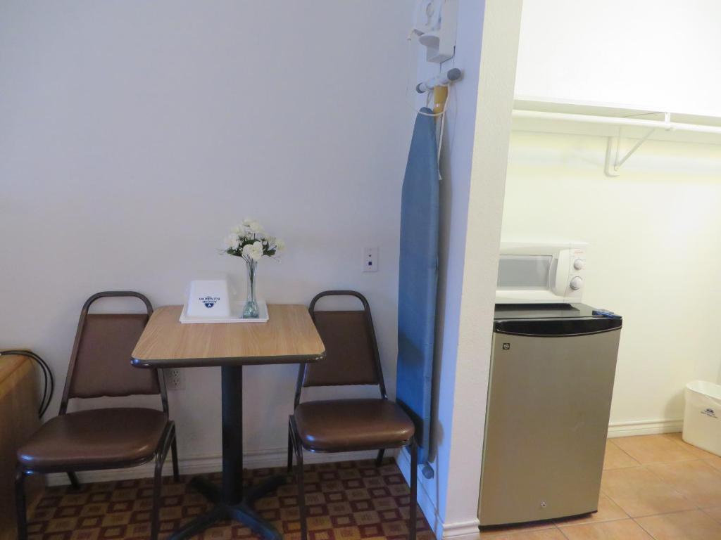 Americas Best Value Inn Weatherford Rum bild